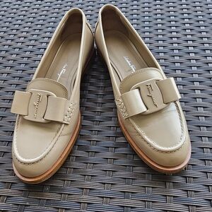 Salvatore Ferragamo Women's Beige Loafers with Bow Detail Size 38